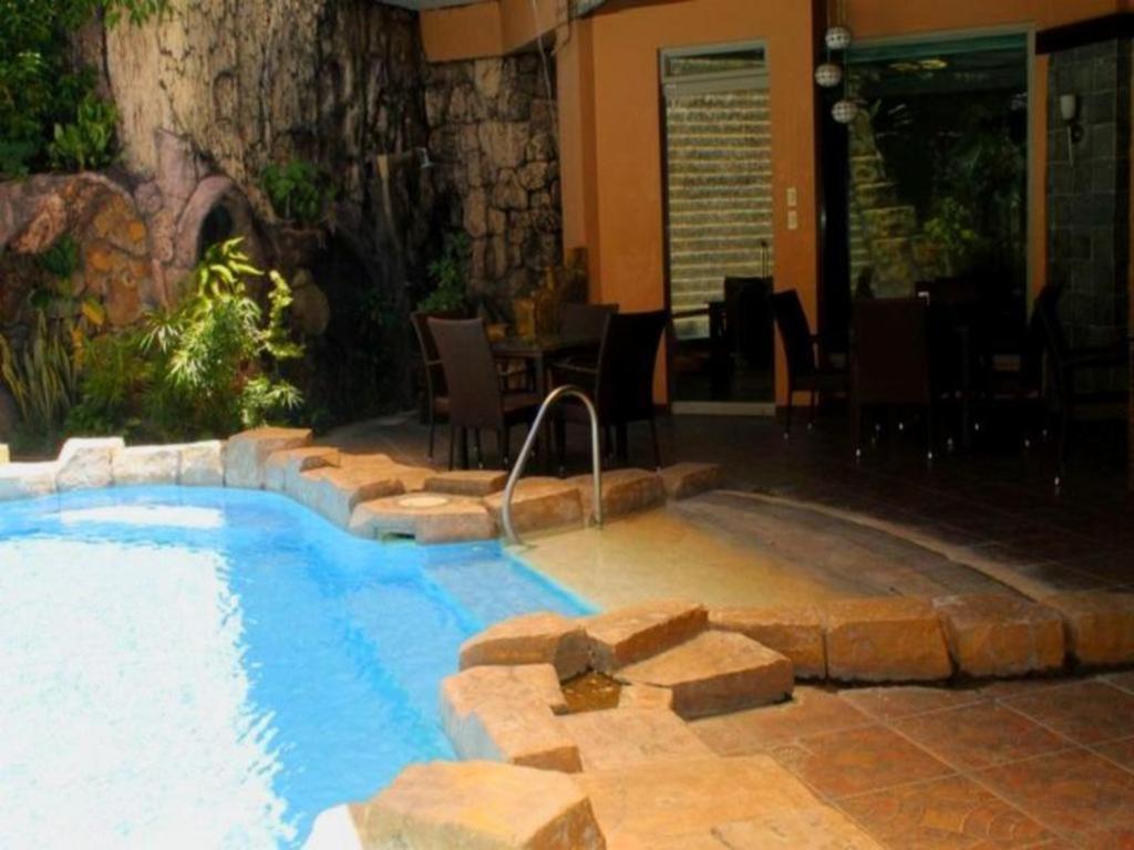 Goldenfield Kundutel Hotel Bacolod Exterior photo